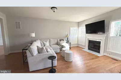 19913 Naples Lakes Terrace, Ashburn, VA 20147 - Photo 8