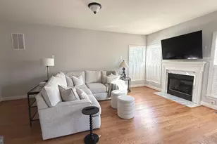 19913 Naples Lakes Terrace, Ashburn, VA 20147 - Photo 8