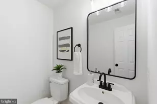 42465 Regal Wood Dr, Brambleton, VA 20148 - Photo 16