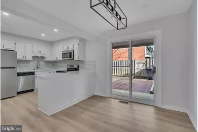 222 N Auburn Drive, Sterling, VA 20164 - Photo 6