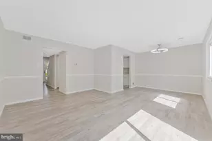 46 Wedgedale Dr, Sterling, VA 20164 - Photo 4