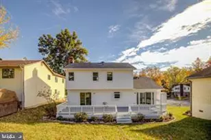 203 Keyes Ct, Sterling, VA 20164 - Photo 2