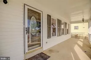 203 Keyes Ct, Sterling, VA 20164 - Photo 8