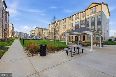 46037 Woodpecker Square, Sterling, VA 20165 - Photo 32