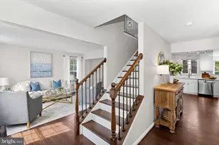 35786 Chapel Hill Ct, Round Hill, VA 20141 - Photo 2