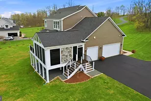 35264 Greyfriar Dr, Round Hill, VA 20141 - Photo 10