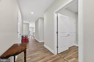21630 Hawksbill High Cir, Sterling, VA 20164 - Photo 10