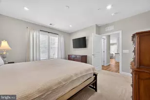 21630 Hawksbill High Cir, Sterling, VA 20164 - Photo 28