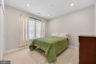 21630 Hawksbill High Cir, Sterling, VA 20164 - Photo 34