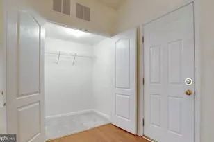 25859 Kirkwood Square, Chantilly, VA 20152 - Photo 32