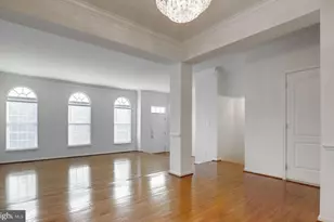 25859 Kirkwood Square, Chantilly, VA 20152 - Photo 2