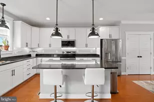 206 Miles Hawk Terrace, Purcellville, VA 20132 - Photo 4