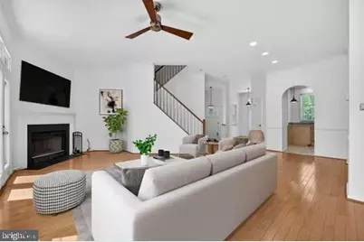 47697 Whirlpool Square, Sterling, VA 20165 - Photo 2