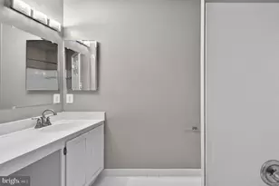 47697 Whirlpool Square, Sterling, VA 20165 - Photo 32