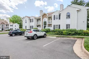 110 Westwick Ct, Sterling, VA 20165 - Photo 2