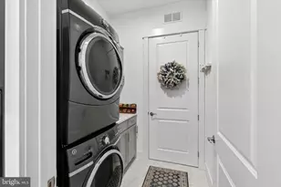 25614 Preston Park Ter, Chantilly, VA 20152 - Photo 32