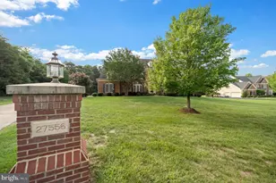 27556 Paddock Trail Pl, Chantilly, VA 20152 - Photo 2