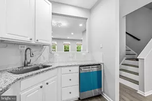 43153 Huntsman Square, Broadlands, VA 20148 - Photo 14