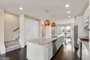 46077 Hall Rd, Sterling, VA 20166 - Photo 4