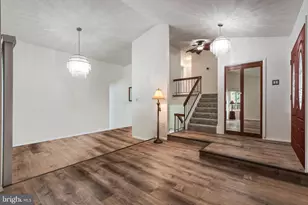 101 Hopeland Ln, Sterling, VA 20164 - Photo 14