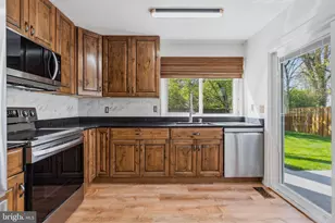 101 Hopeland Ln, Sterling, VA 20164 - Photo 26