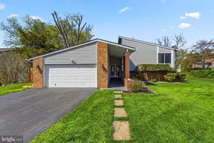 101 Hopeland Ln, Sterling, VA 20164 - Photo 2