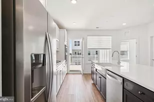 19814 Lavender Dust Sq, Ashburn, VA 20147 - Photo 12