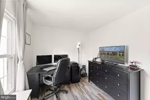 19 Jermyn Ct, Sterling, VA 20165 - Photo 32