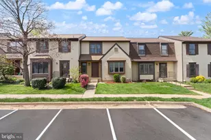 19 Jermyn Ct, Sterling, VA 20165 - Photo 2