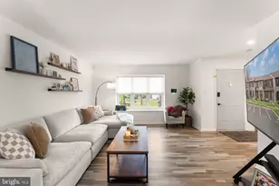 19 Jermyn Ct, Sterling, VA 20165 - Photo 8