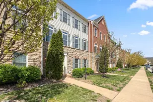 42365 Pine Forest Dr, Chantilly, VA 20152 - Photo 4