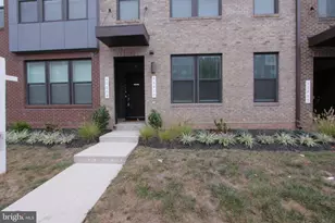 43808 Middleway Ter, Ashburn, VA 20147 - Photo 2