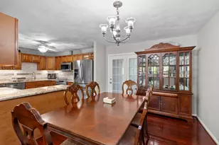 109 N Aspen Ave, Sterling, VA 20164 - Photo 12