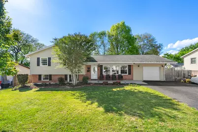 109 N Aspen Avenue, Sterling, VA 20164 - Photo 2