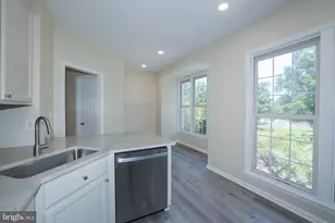 20581 Crestmont Terrace, Sterling, VA 20165 - Photo 18