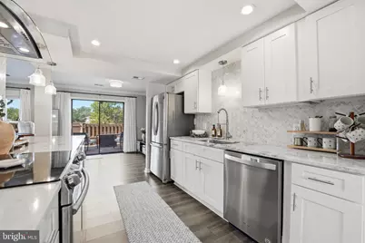 181 N Cottage Road, Sterling, VA 20164 - Photo 4