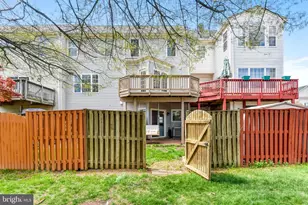 22142 Trailside Square, Sterling, VA 20164 - Photo 30