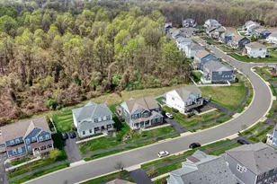 24385 White Elm Pl, Aldie, VA 20105 - Photo 4