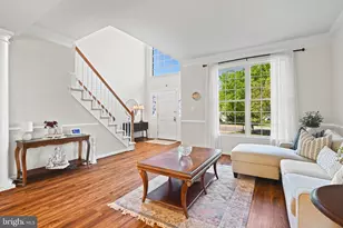 22845 Queensbridge Dr, Ashburn, VA 20148 - Photo 2