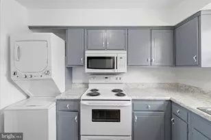1016 Brixton Ct, Sterling, VA 20164 - Photo 10