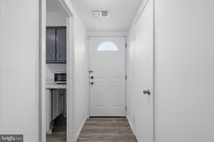 1016 Brixton Ct, Sterling, VA 20164 - Photo 6
