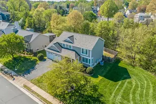 342 Samantha Dr, Sterling, VA 20164 - Photo 2