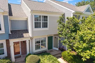 46703 Atwood Square, Sterling, VA 20164 - Photo 2