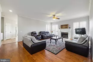 18801 Birdwood Ct, Leesburg, VA 20176 - Photo 2