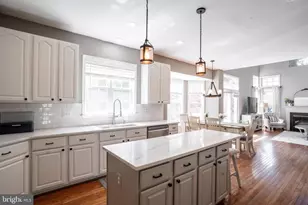 25316 Herring Creek Dr, Chantilly, VA 20152 - Photo 2