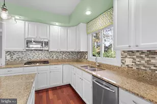 43312 Hagen Ct, Chantilly, VA 20152 - Photo 16