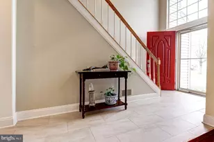 46571 Carlyle Ct, Sterling, VA 20165 - Photo 2