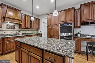 24896 Castleton Dr, Chantilly, VA 20152 - Photo 16