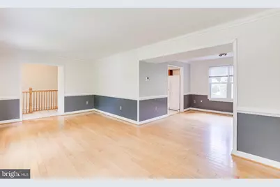 10136 Yorktown Drive, Great Falls, VA 22066 - Photo 6