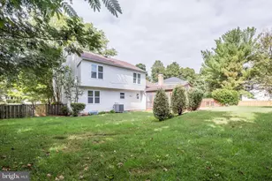 10136 Yorktown Dr, Great Falls, VA 22066 - Photo 46